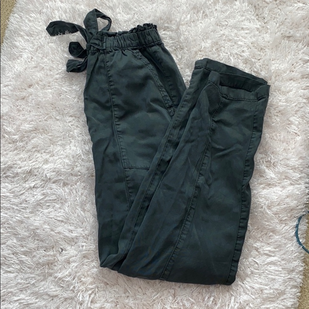 AREIE NWOT grey loose fit pants